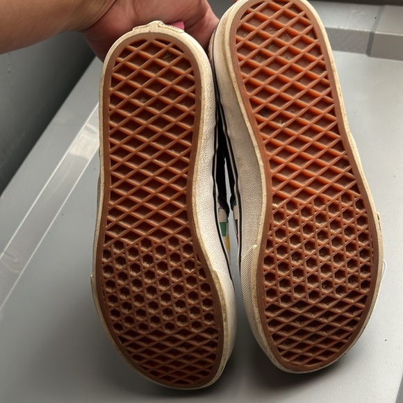 Colorful vans - Picture 3 of 5